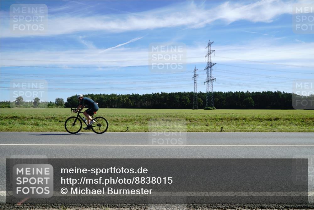 07.09.2025 - 19. Norderstedt Triathlon Michael Burmester http://msf.ph/oto/8838015 07.09.2025 12:04:50 Radfahren  meine-sportfotos.de