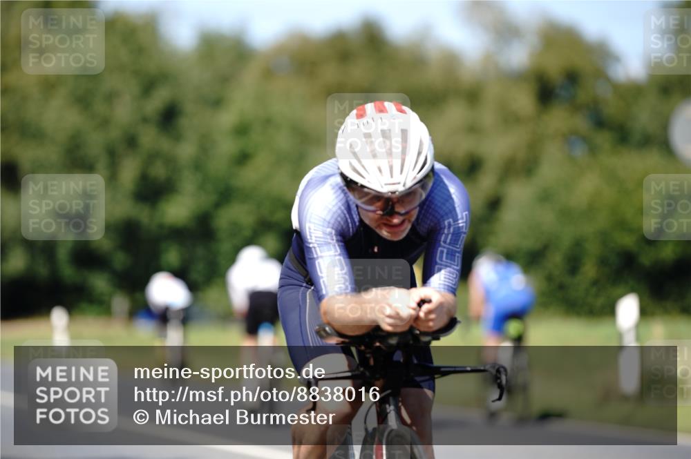 07.09.2025 - 19. Norderstedt Triathlon Michael Burmester http://msf.ph/oto/8838016 07.09.2025 14:24:24 Radfahren 978, 1011 meine-sportfotos.de