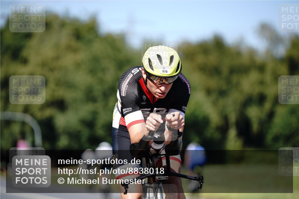 07.09.2025 - 19. Norderstedt Triathlon Michael Burmester http://msf.ph/oto/8838018 07.09.2025 14:24:25 Radfahren 363, 978, 1011 meine-sportfotos.de