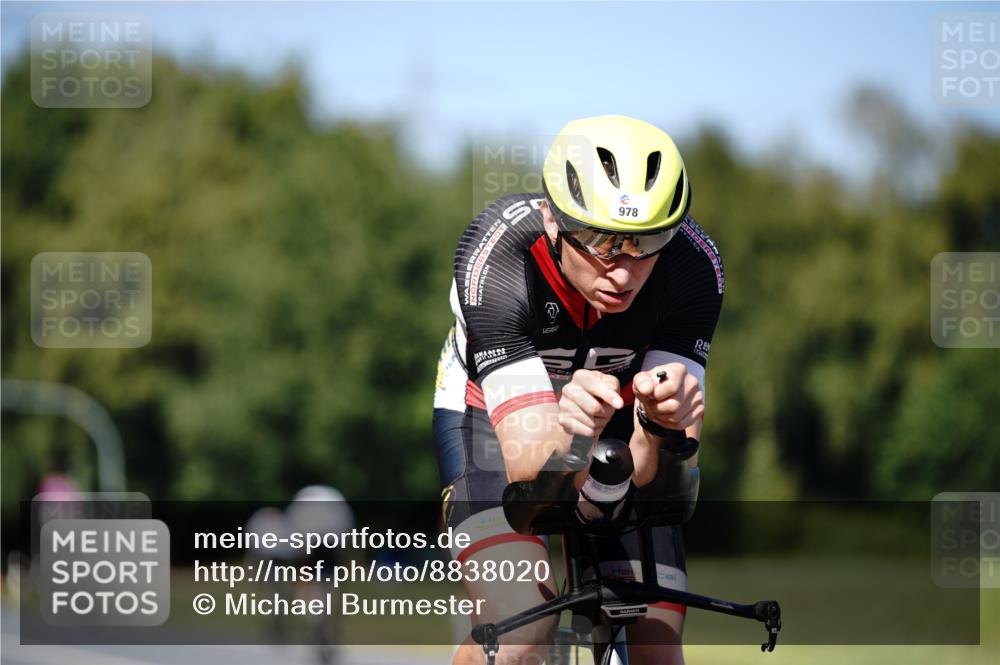 07.09.2025 - 19. Norderstedt Triathlon Michael Burmester http://msf.ph/oto/8838020 07.09.2025 14:24:25 Radfahren 363, 978, 1011 meine-sportfotos.de