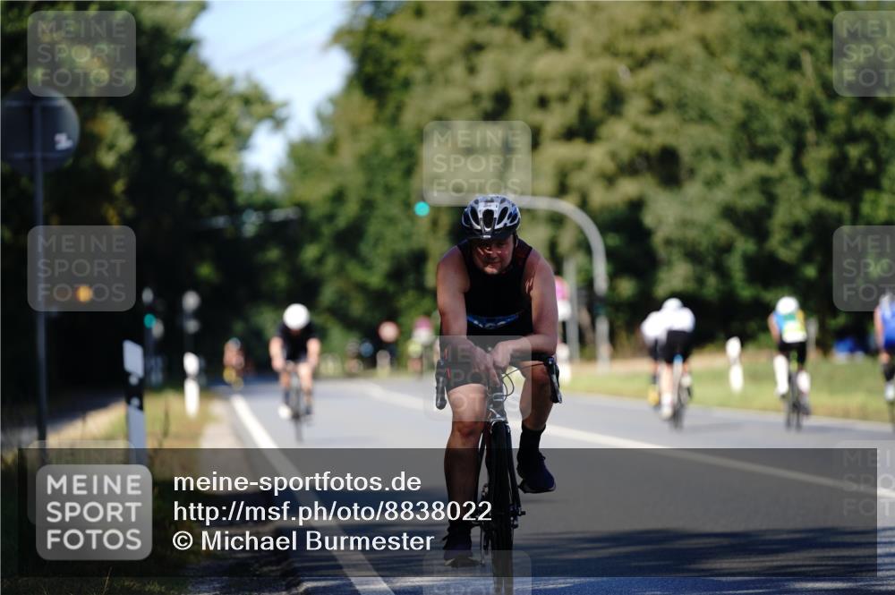 07.09.2025 - 19. Norderstedt Triathlon Michael Burmester http://msf.ph/oto/8838022 07.09.2025 14:24:27 Radfahren 363, 978, 1011 meine-sportfotos.de