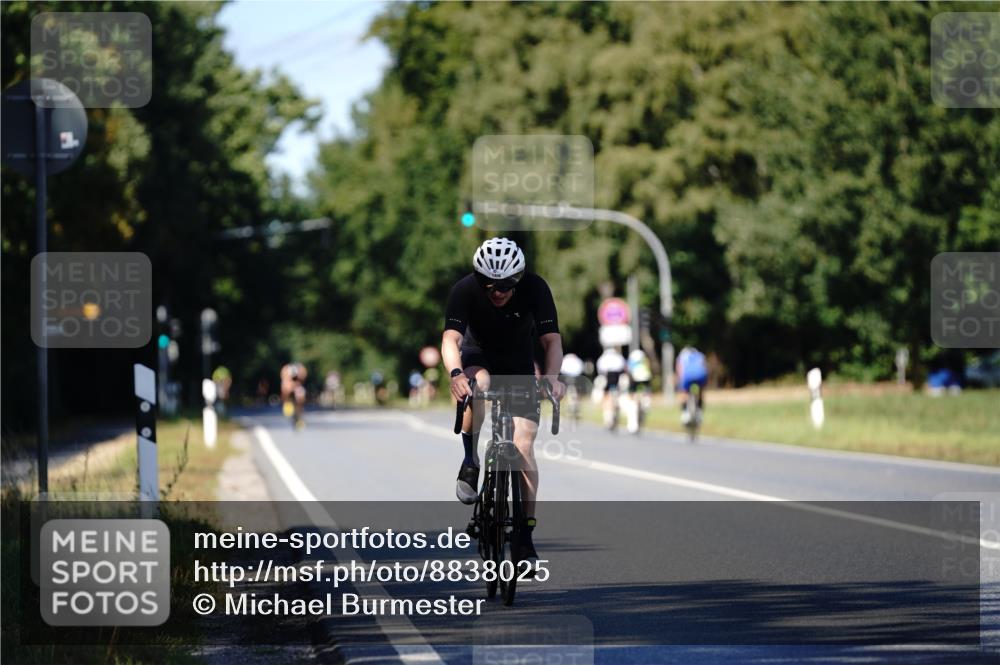 07.09.2025 - 19. Norderstedt Triathlon Michael Burmester http://msf.ph/oto/8838025 07.09.2025 14:24:30 Radfahren 363, 1406 meine-sportfotos.de