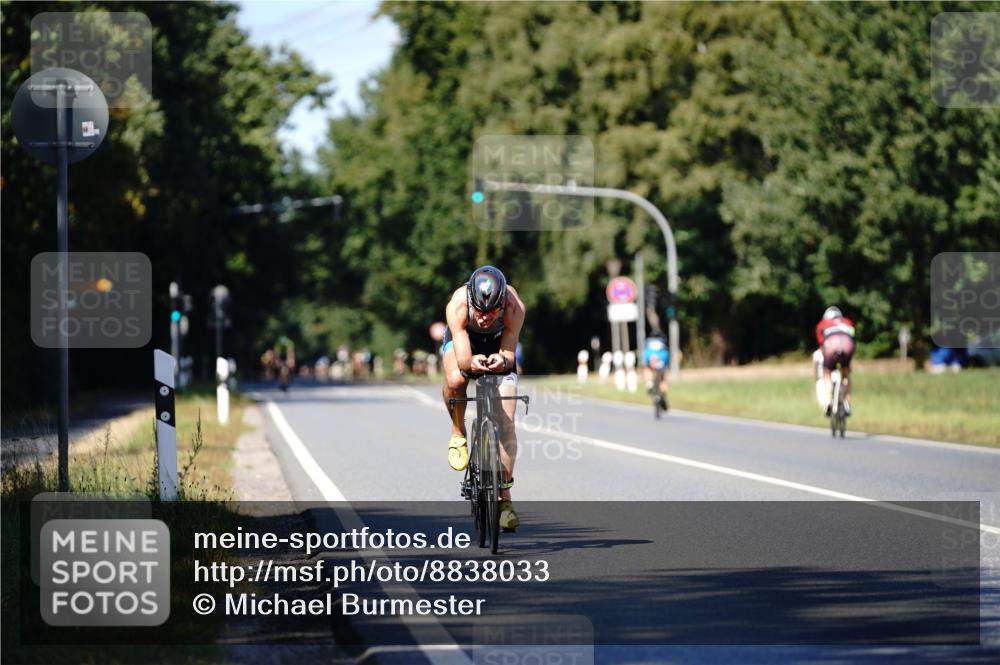 07.09.2025 - 19. Norderstedt Triathlon Michael Burmester http://msf.ph/oto/8838033 07.09.2025 14:24:39 Radfahren 988 meine-sportfotos.de