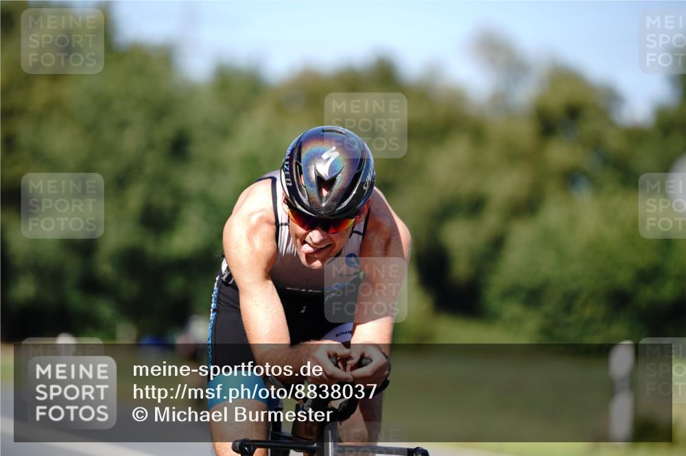 07.09.2025 - 19. Norderstedt Triathlon Michael Burmester http://msf.ph/oto/8838037 07.09.2025 14:24:41 Radfahren 988 meine-sportfotos.de