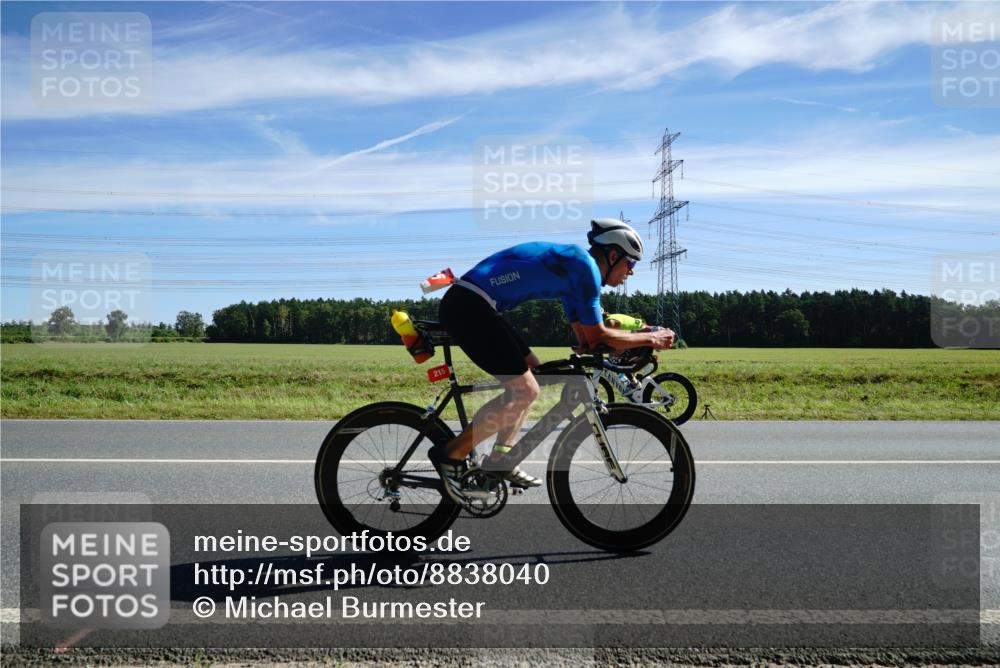 07.09.2025 - 19. Norderstedt Triathlon Michael Burmester http://msf.ph/oto/8838040 07.09.2025 12:04:57 Radfahren 195, 215, 1309 meine-sportfotos.de