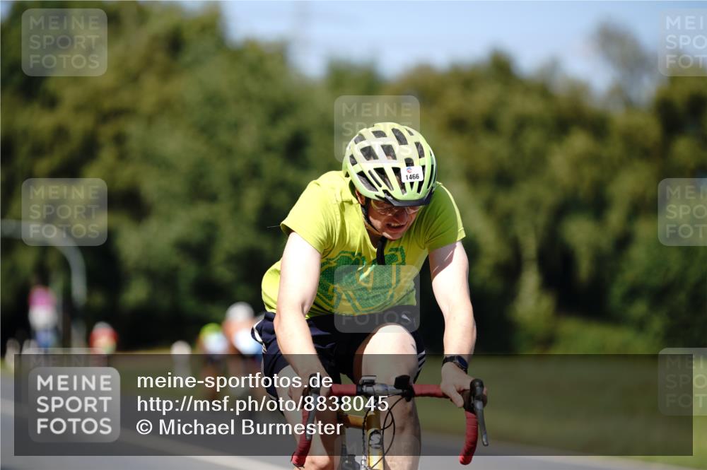 07.09.2025 - 19. Norderstedt Triathlon Michael Burmester http://msf.ph/oto/8838045 07.09.2025 14:24:57 Radfahren 1466 meine-sportfotos.de