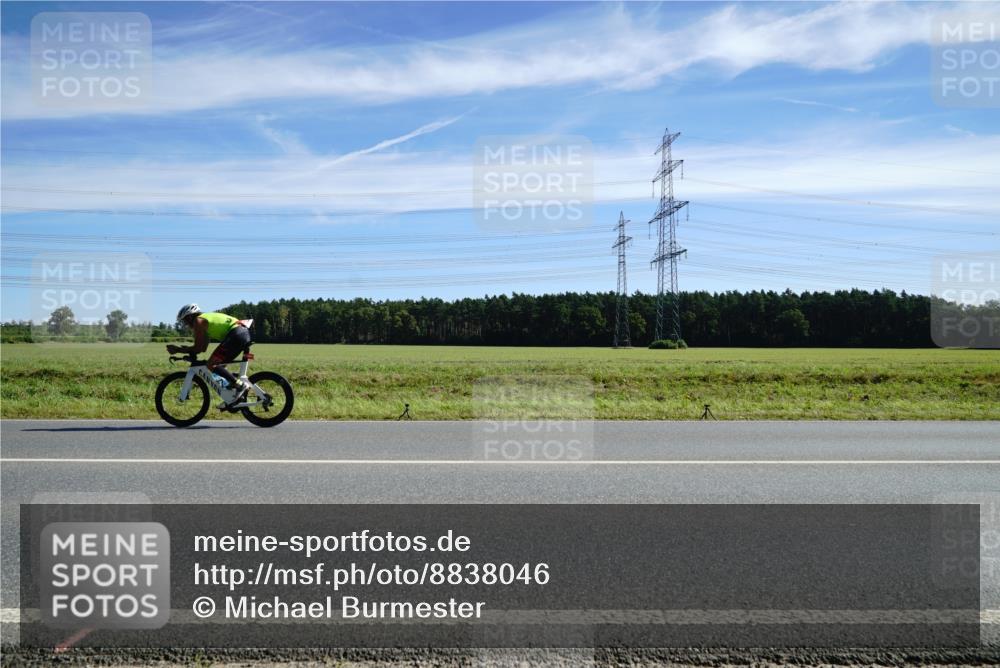 07.09.2025 - 19. Norderstedt Triathlon Michael Burmester http://msf.ph/oto/8838046 07.09.2025 12:04:57 Radfahren 195, 215, 1309 meine-sportfotos.de