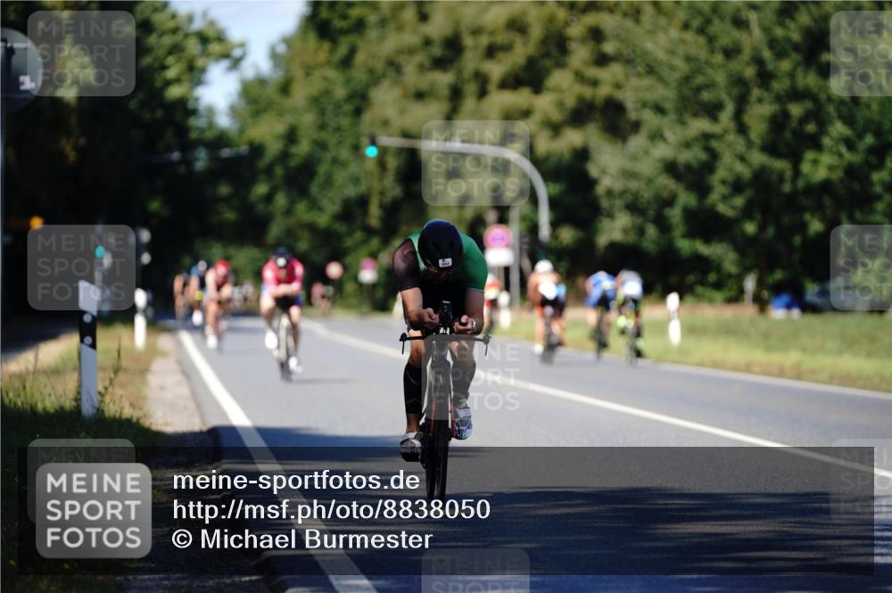 07.09.2025 - 19. Norderstedt Triathlon Michael Burmester http://msf.ph/oto/8838050 07.09.2025 14:24:59 Radfahren 1037, 1466 meine-sportfotos.de