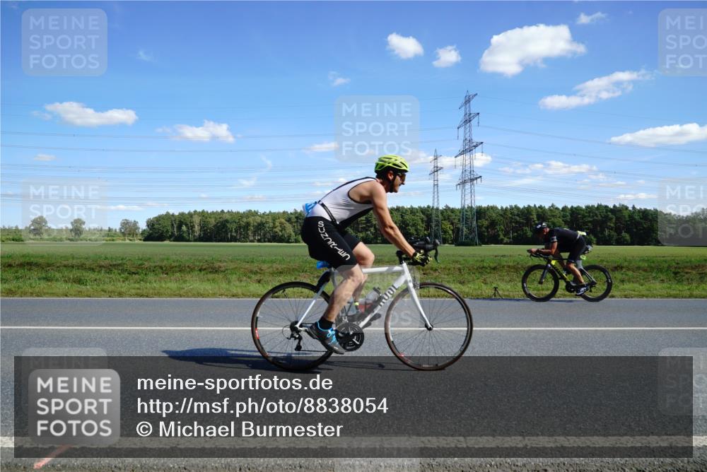 07.09.2025 - 19. Norderstedt Triathlon Michael Burmester http://msf.ph/oto/8838054 07.09.2025 14:13:56 Radfahren 905, 978, 985, 1011, 1465, 1471 meine-sportfotos.de