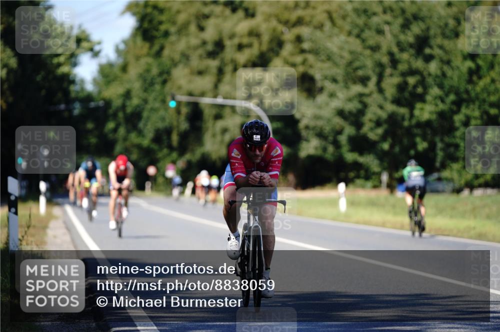 07.09.2025 - 19. Norderstedt Triathlon Michael Burmester http://msf.ph/oto/8838059 07.09.2025 14:25:03 Radfahren 1019, 1037 meine-sportfotos.de