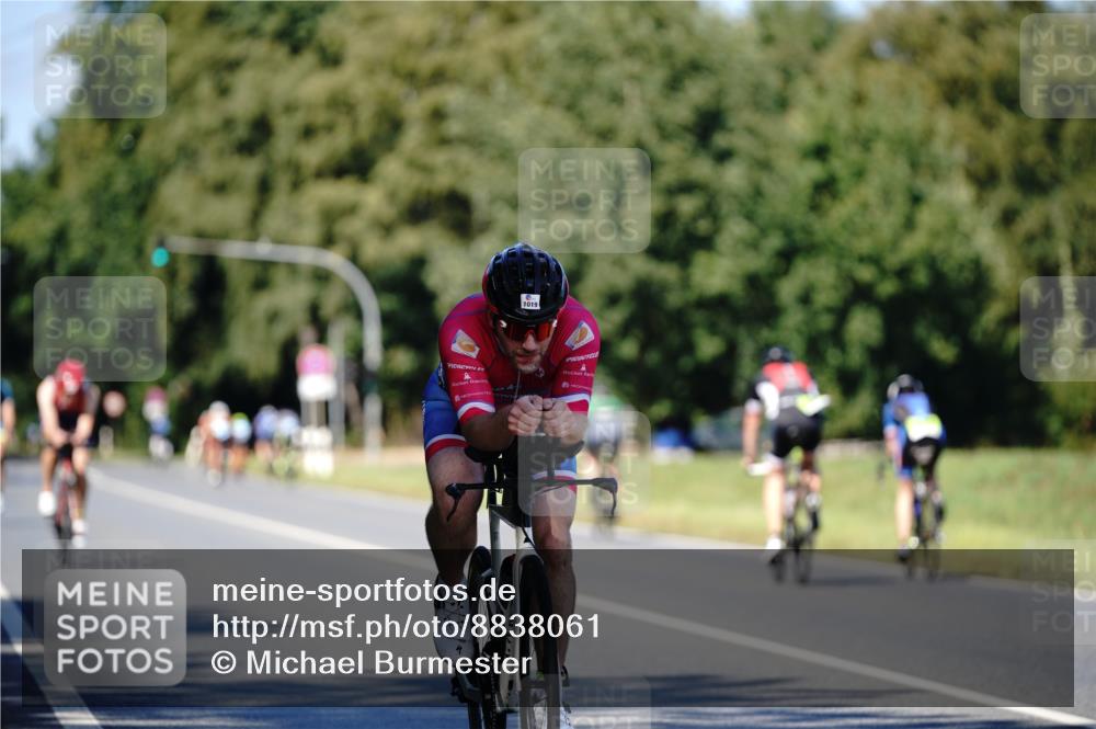 07.09.2025 - 19. Norderstedt Triathlon Michael Burmester http://msf.ph/oto/8838061 07.09.2025 14:25:04 Radfahren 908, 1019, 1037 meine-sportfotos.de