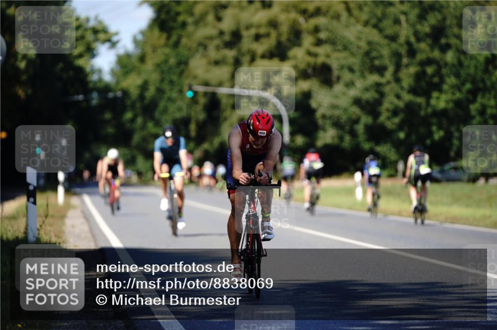 07.09.2025 - 19. Norderstedt Triathlon Michael Burmester http://msf.ph/oto/8838069 07.09.2025 14:25:06 Radfahren 908, 1019 meine-sportfotos.de