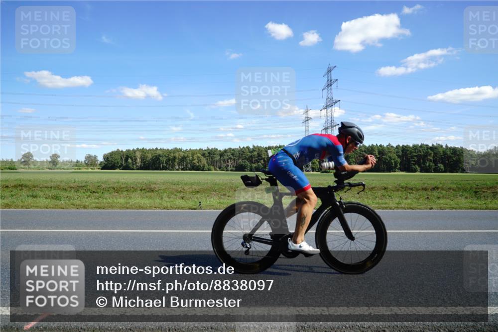 07.09.2025 - 19. Norderstedt Triathlon Michael Burmester http://msf.ph/oto/8838097 07.09.2025 14:14:09 Radfahren 1018 meine-sportfotos.de