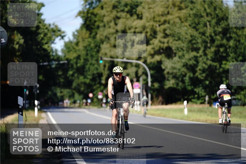 07.09.2025 - 19. Norderstedt Triathlon Michael Burmester http://msf.ph/oto/8838102 07.09.2025 14:25:34 Radfahren 1471 meine-sportfotos.de