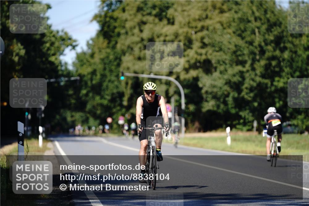 07.09.2025 - 19. Norderstedt Triathlon Michael Burmester http://msf.ph/oto/8838104 07.09.2025 14:25:34 Radfahren 1471 meine-sportfotos.de