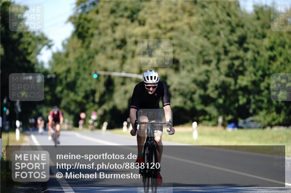 07.09.2025 - 19. Norderstedt Triathlon Michael Burmester http://msf.ph/oto/8838120 07.09.2025 14:25:56 Radfahren 863, 879 meine-sportfotos.de