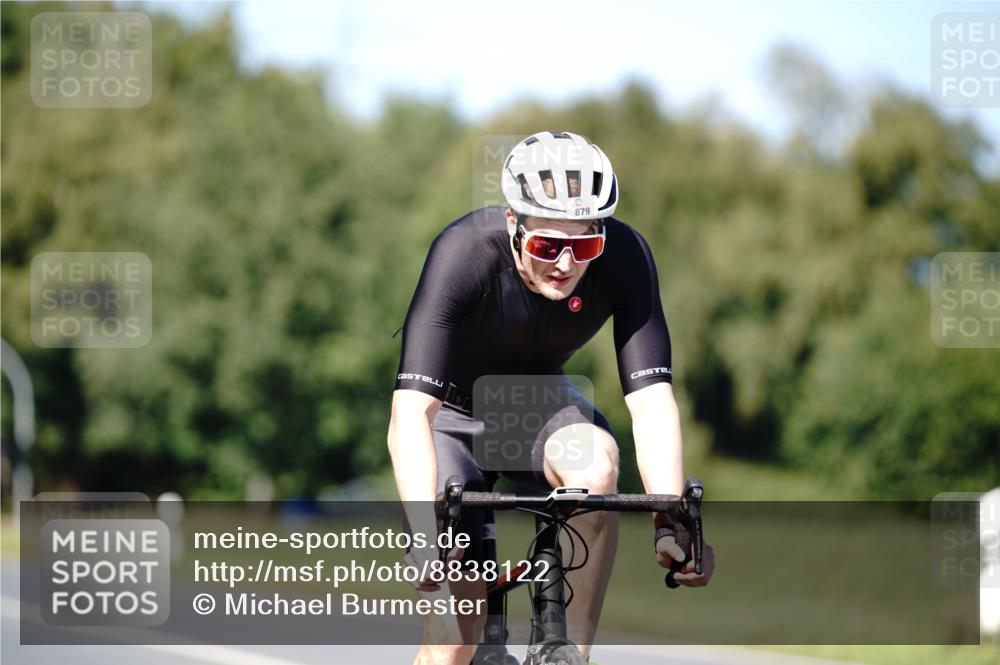 07.09.2025 - 19. Norderstedt Triathlon Michael Burmester http://msf.ph/oto/8838122 07.09.2025 14:25:57 Radfahren 863, 879 meine-sportfotos.de
