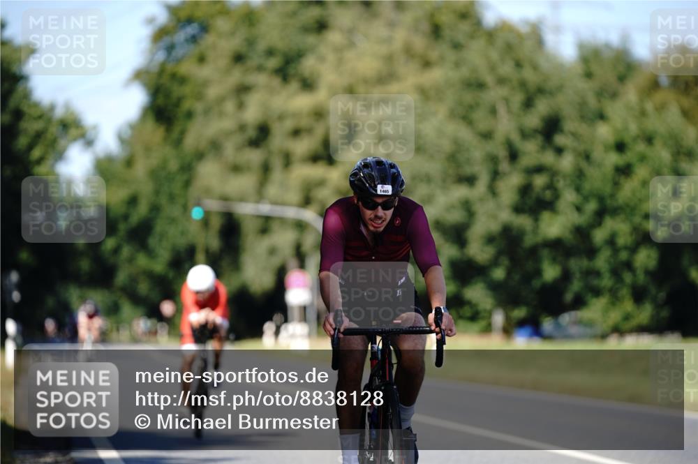 07.09.2025 - 19. Norderstedt Triathlon Michael Burmester http://msf.ph/oto/8838128 07.09.2025 14:26:01 Radfahren 977, 1465 meine-sportfotos.de