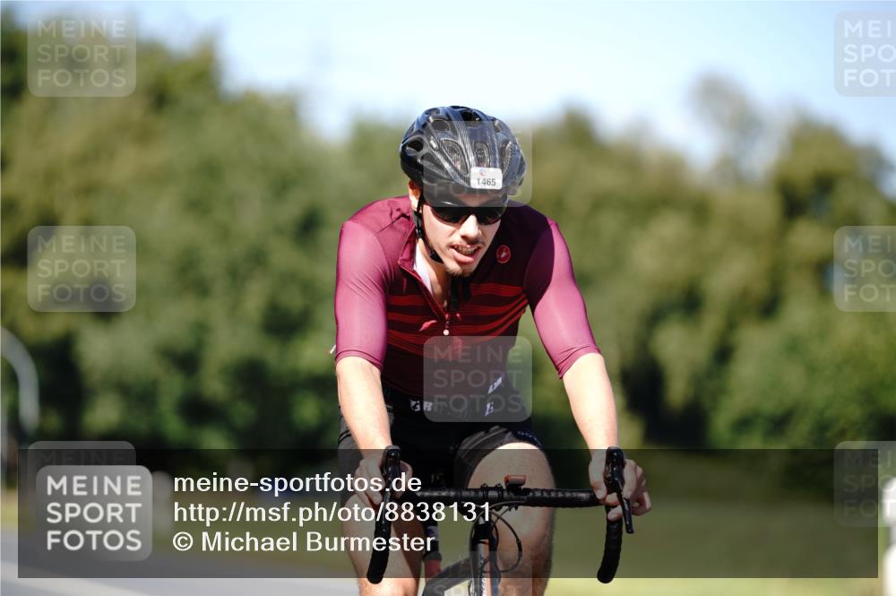 07.09.2025 - 19. Norderstedt Triathlon Michael Burmester http://msf.ph/oto/8838131 07.09.2025 14:26:01 Radfahren 977, 1465 meine-sportfotos.de