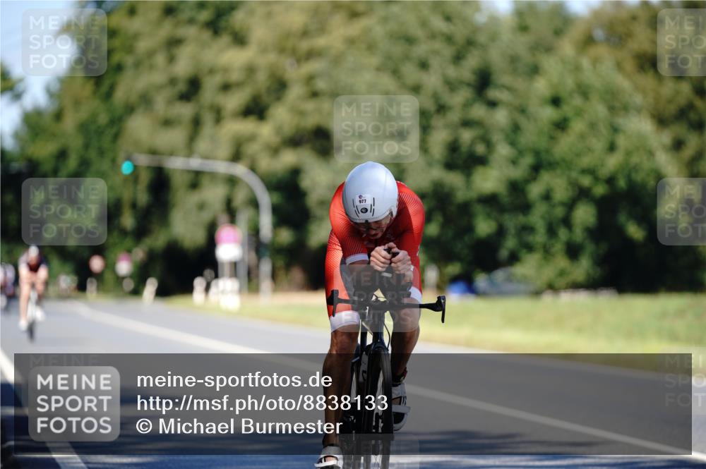 07.09.2025 - 19. Norderstedt Triathlon Michael Burmester http://msf.ph/oto/8838133 07.09.2025 14:26:02 Radfahren 977, 1465 meine-sportfotos.de