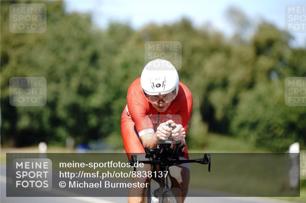 07.09.2025 - 19. Norderstedt Triathlon Michael Burmester http://msf.ph/oto/8838137 07.09.2025 14:26:03 Radfahren 977, 1465 meine-sportfotos.de