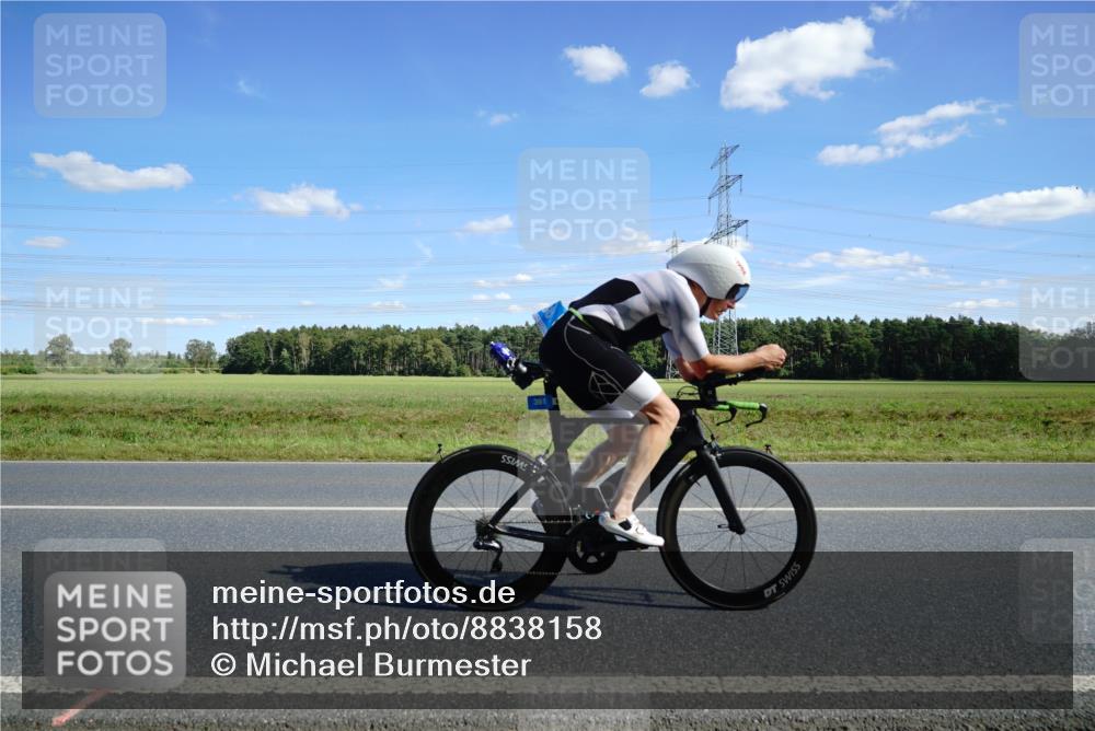 07.09.2025 - 19. Norderstedt Triathlon Michael Burmester http://msf.ph/oto/8838158 07.09.2025 14:14:27 Radfahren 361, 877 meine-sportfotos.de