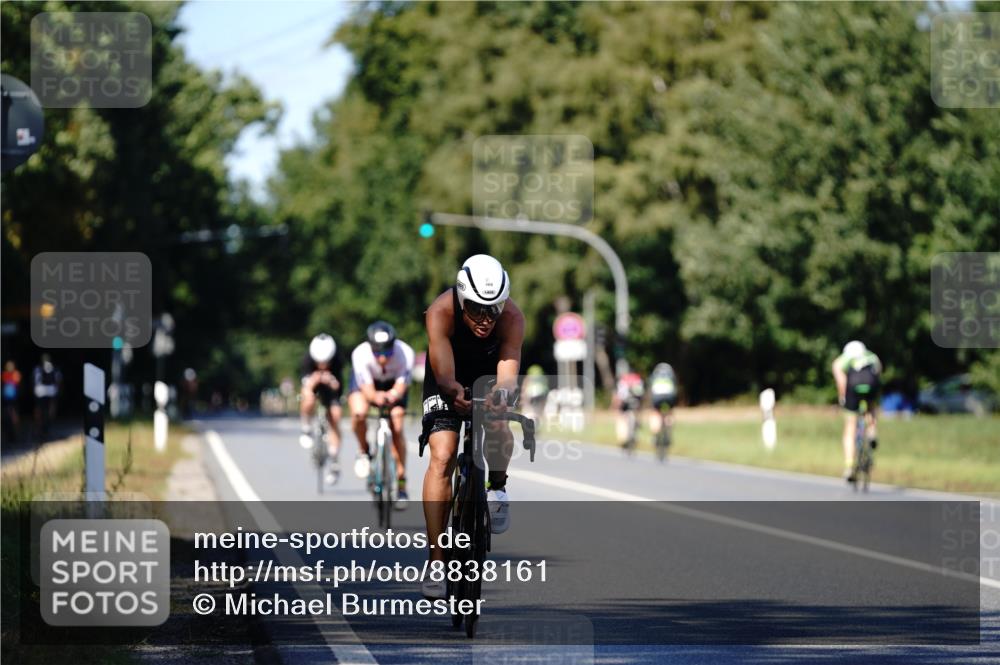07.09.2025 - 19. Norderstedt Triathlon Michael Burmester http://msf.ph/oto/8838161 07.09.2025 14:26:25 Radfahren 469, 475, 877 meine-sportfotos.de