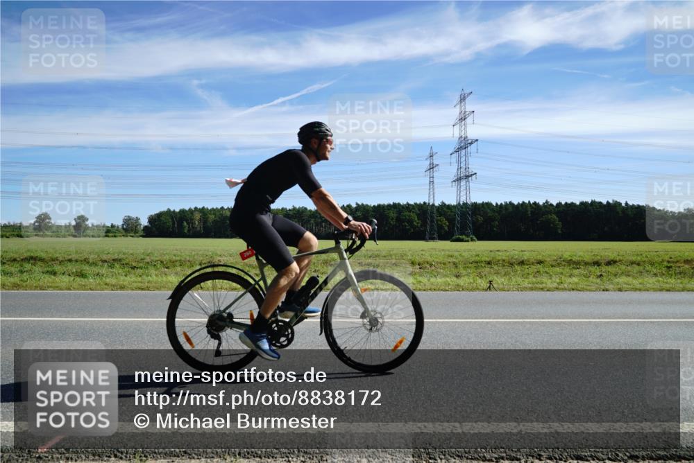 07.09.2025 - 19. Norderstedt Triathlon Michael Burmester http://msf.ph/oto/8838172 07.09.2025 12:05:31 Radfahren 182, 260, 782 meine-sportfotos.de