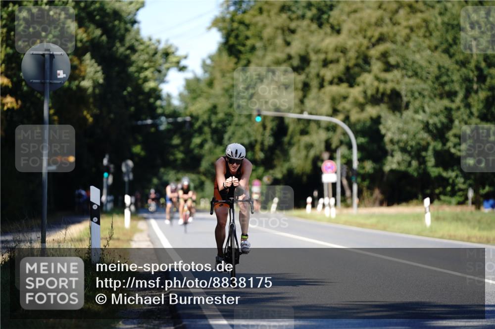 07.09.2025 - 19. Norderstedt Triathlon Michael Burmester http://msf.ph/oto/8838175 07.09.2025 14:26:39 Radfahren 1001 meine-sportfotos.de