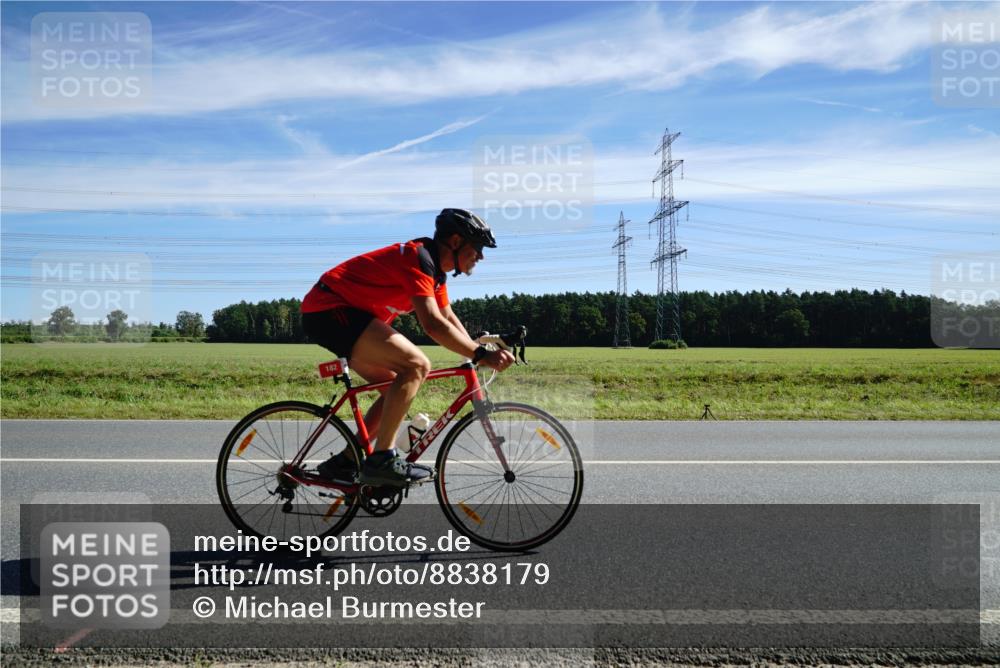 07.09.2025 - 19. Norderstedt Triathlon Michael Burmester http://msf.ph/oto/8838179 07.09.2025 12:05:33 Radfahren 182, 260 meine-sportfotos.de
