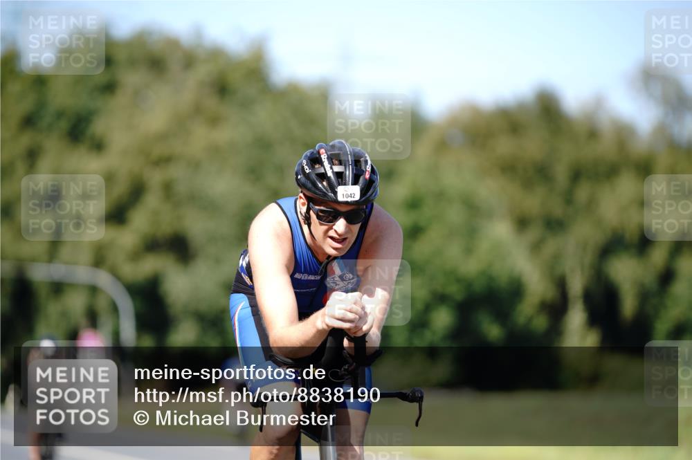 07.09.2025 - 19. Norderstedt Triathlon Michael Burmester http://msf.ph/oto/8838190 07.09.2025 14:26:48 Radfahren 476, 900, 1042 meine-sportfotos.de