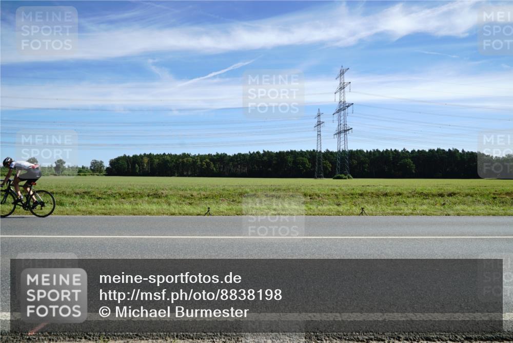 07.09.2025 - 19. Norderstedt Triathlon Michael Burmester http://msf.ph/oto/8838198 07.09.2025 12:05:50 Radfahren 245, 717, 741, 800 meine-sportfotos.de