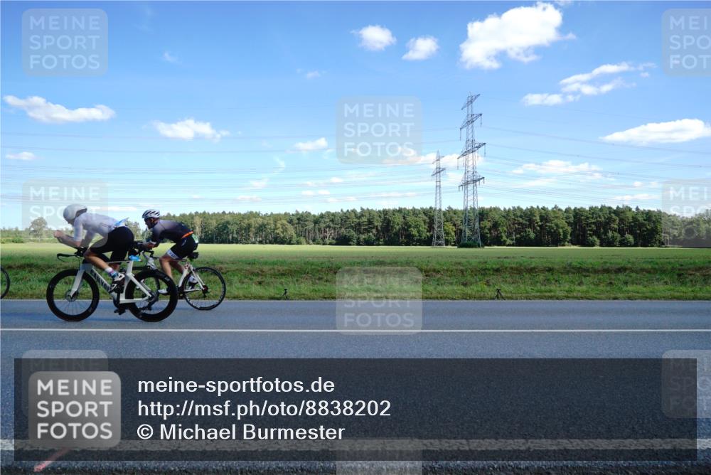 07.09.2025 - 19. Norderstedt Triathlon Michael Burmester http://msf.ph/oto/8838202 07.09.2025 14:14:46 Radfahren  meine-sportfotos.de