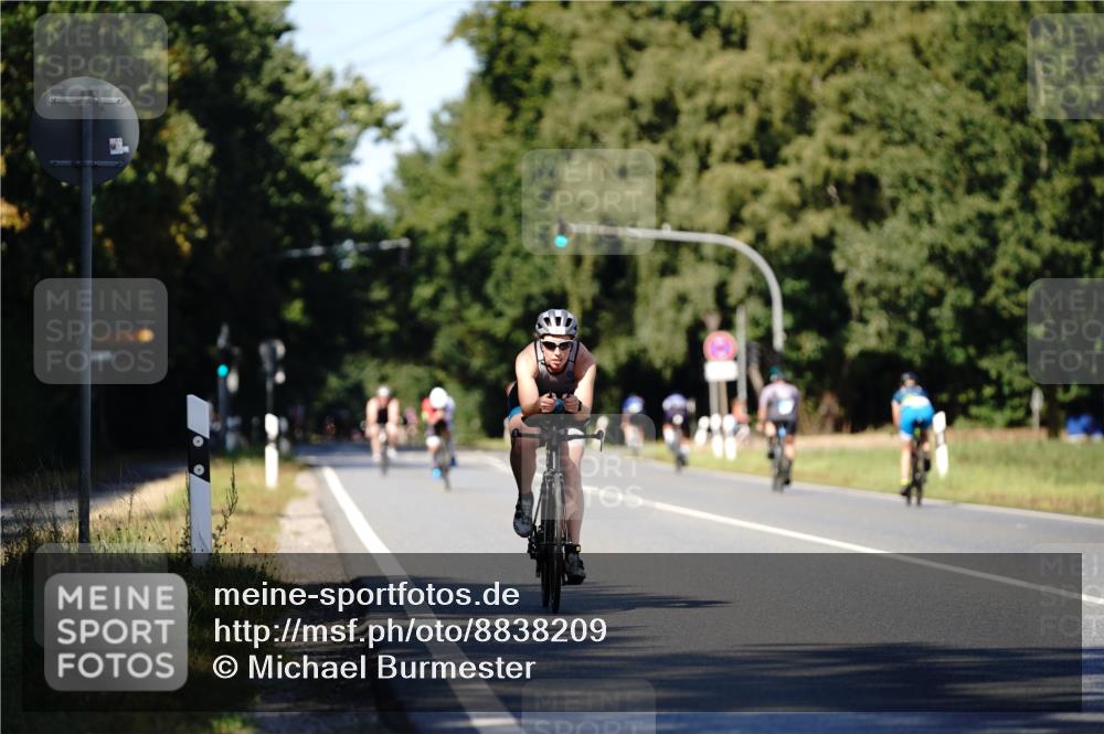 07.09.2025 - 19. Norderstedt Triathlon Michael Burmester http://msf.ph/oto/8838209 07.09.2025 14:26:56 Radfahren 450, 972 meine-sportfotos.de
