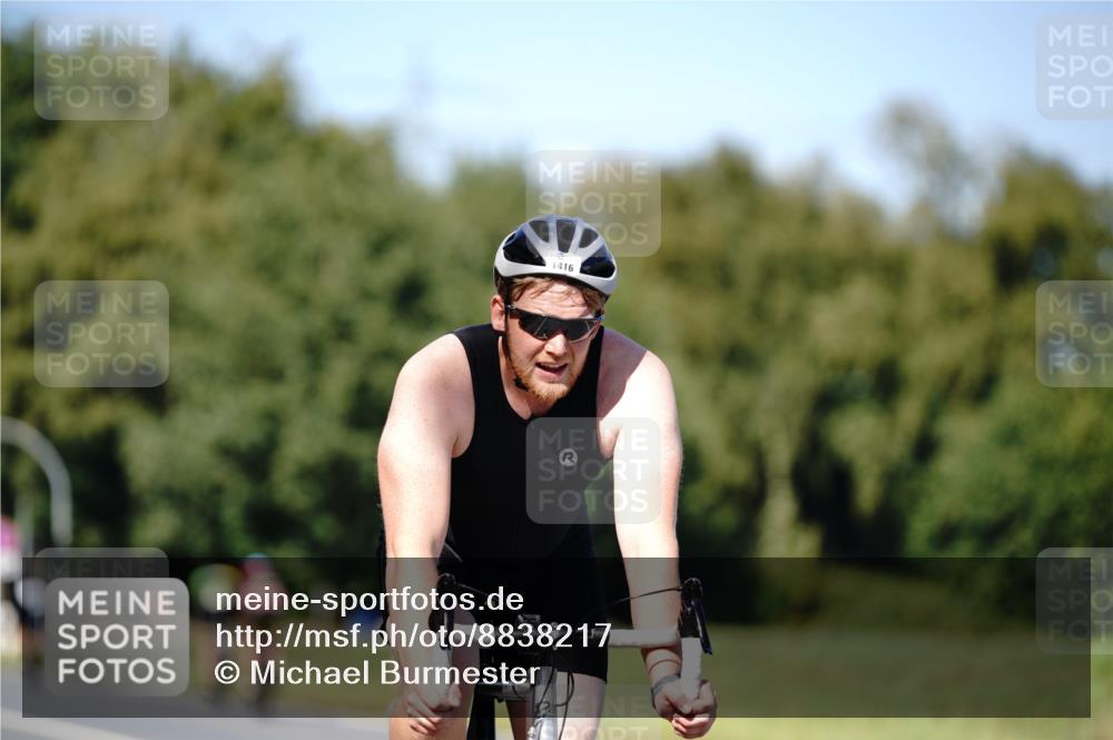 07.09.2025 - 19. Norderstedt Triathlon Michael Burmester http://msf.ph/oto/8838217 07.09.2025 14:27:09 Radfahren 1416 meine-sportfotos.de
