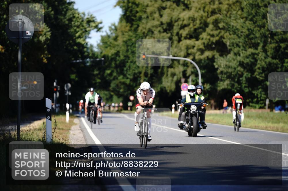 07.09.2025 - 19. Norderstedt Triathlon Michael Burmester http://msf.ph/oto/8838229 07.09.2025 14:27:27 Radfahren 422, 1026 meine-sportfotos.de