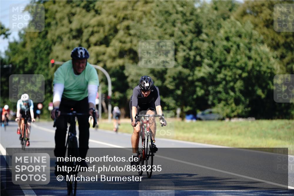 07.09.2025 - 19. Norderstedt Triathlon Michael Burmester http://msf.ph/oto/8838235 07.09.2025 14:27:33 Radfahren 428, 905 meine-sportfotos.de