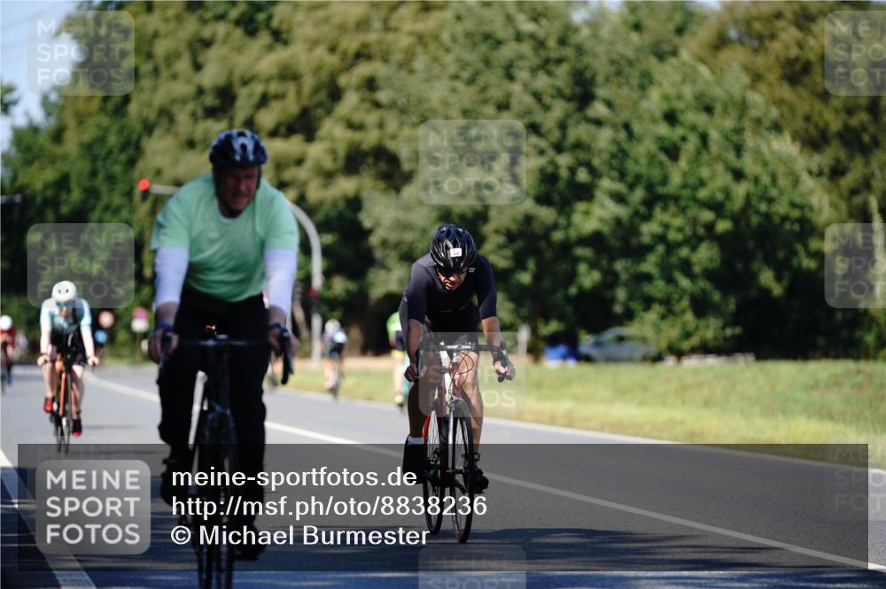 07.09.2025 - 19. Norderstedt Triathlon Michael Burmester http://msf.ph/oto/8838236 07.09.2025 14:27:33 Radfahren 428, 905 meine-sportfotos.de