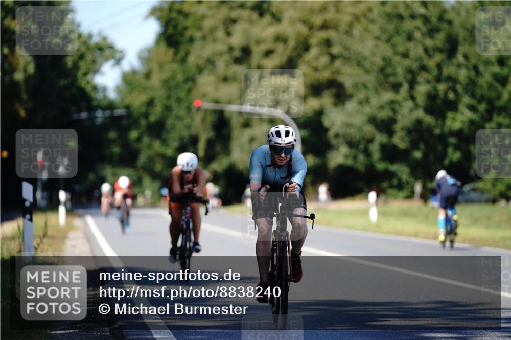 07.09.2025 - 19. Norderstedt Triathlon Michael Burmester http://msf.ph/oto/8838240 07.09.2025 14:27:36 Radfahren 379, 428, 460, 905 meine-sportfotos.de
