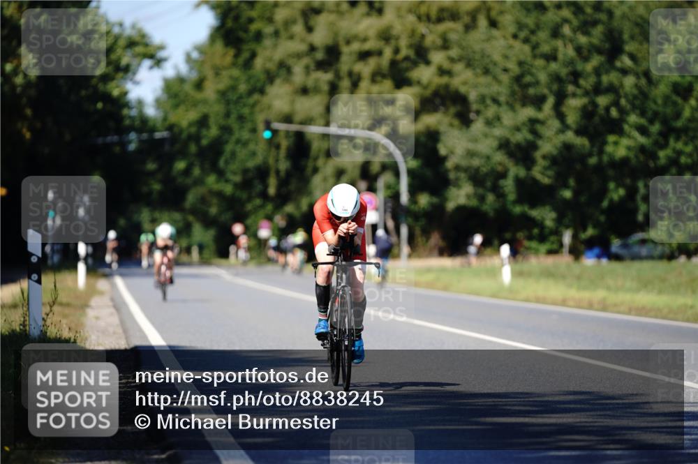 07.09.2025 - 19. Norderstedt Triathlon Michael Burmester http://msf.ph/oto/8838245 07.09.2025 14:27:40 Radfahren 379, 460, 1404 meine-sportfotos.de