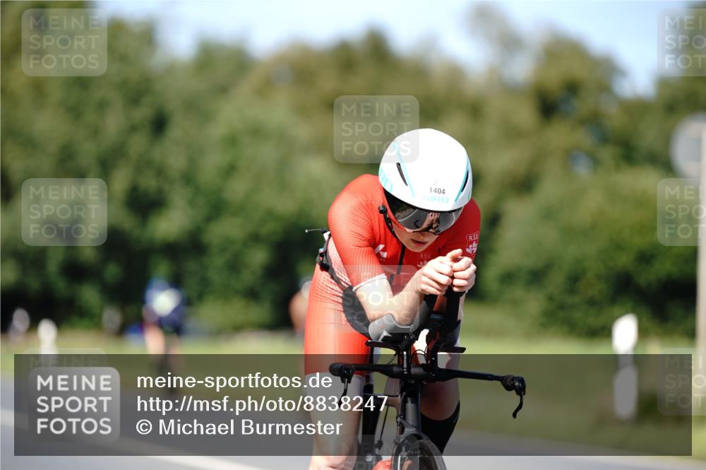 07.09.2025 - 19. Norderstedt Triathlon Michael Burmester http://msf.ph/oto/8838247 07.09.2025 14:27:42 Radfahren 1404 meine-sportfotos.de
