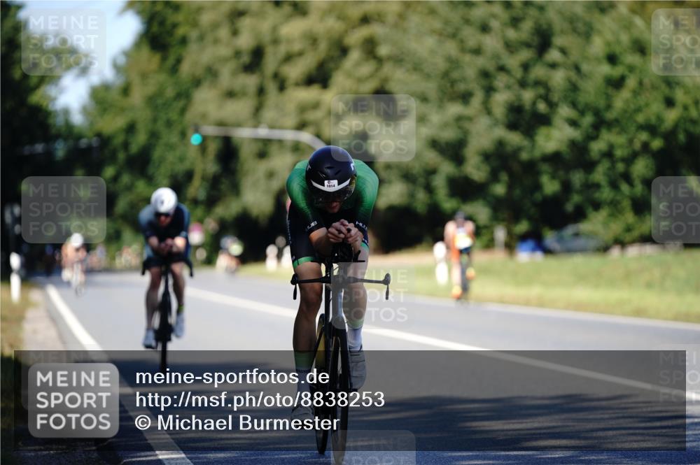 07.09.2025 - 19. Norderstedt Triathlon Michael Burmester http://msf.ph/oto/8838253 07.09.2025 14:27:52 Radfahren 398, 1014 meine-sportfotos.de