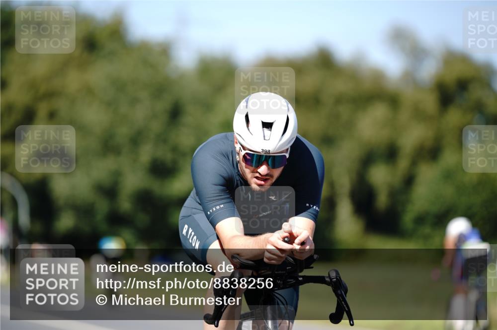 07.09.2025 - 19. Norderstedt Triathlon Michael Burmester http://msf.ph/oto/8838256 07.09.2025 14:27:54 Radfahren 398, 1014 meine-sportfotos.de
