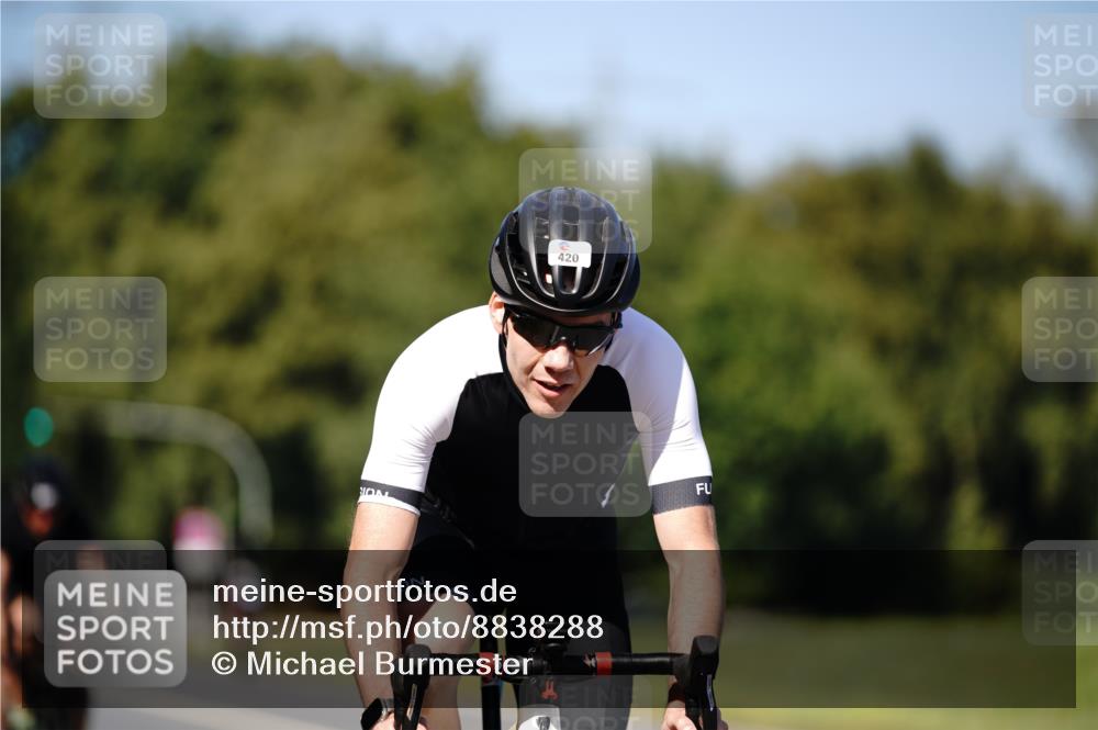 07.09.2025 - 19. Norderstedt Triathlon Michael Burmester http://msf.ph/oto/8838288 07.09.2025 14:28:39 Radfahren 420, 449, 982, 1462 meine-sportfotos.de