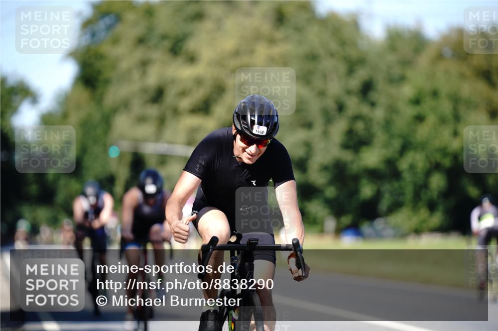 07.09.2025 - 19. Norderstedt Triathlon Michael Burmester http://msf.ph/oto/8838290 07.09.2025 14:28:40 Radfahren 420, 449, 963, 1462 meine-sportfotos.de