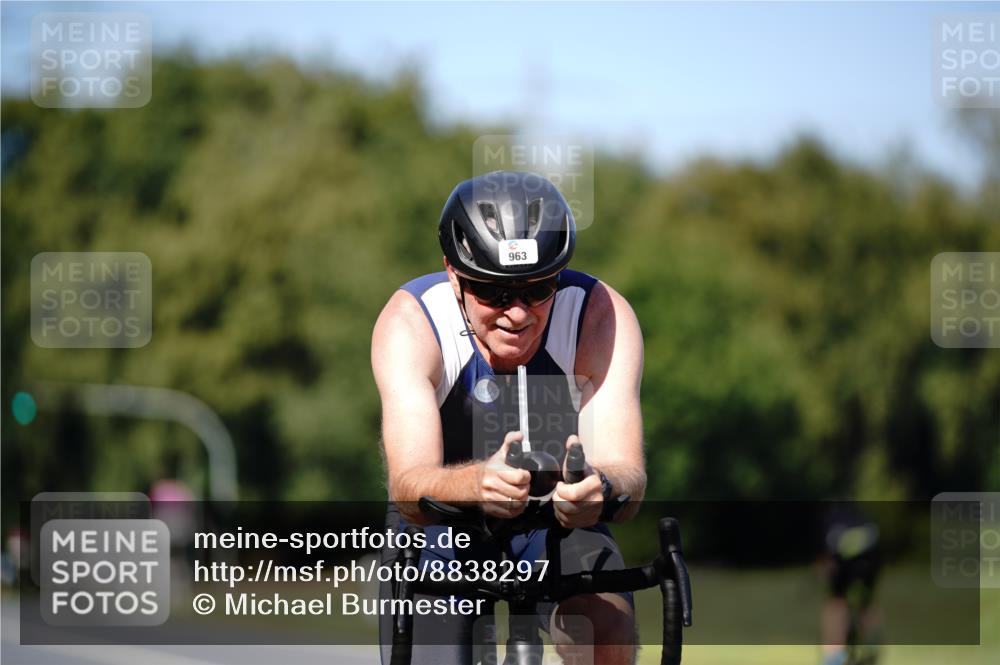 07.09.2025 - 19. Norderstedt Triathlon Michael Burmester http://msf.ph/oto/8838297 07.09.2025 14:28:43 Radfahren 449, 963, 1462 meine-sportfotos.de