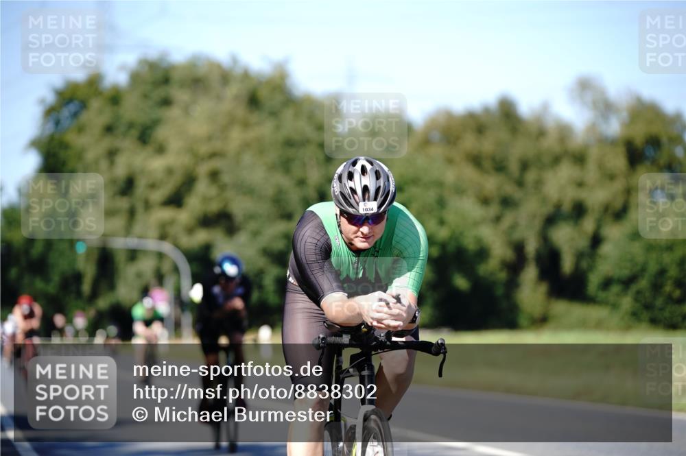 07.09.2025 - 19. Norderstedt Triathlon Michael Burmester http://msf.ph/oto/8838302 07.09.2025 14:28:52 Radfahren 393, 964, 1013, 1027, 1034 meine-sportfotos.de