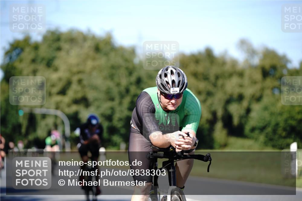07.09.2025 - 19. Norderstedt Triathlon Michael Burmester http://msf.ph/oto/8838303 07.09.2025 14:28:52 Radfahren 393, 964, 1013, 1027, 1034 meine-sportfotos.de