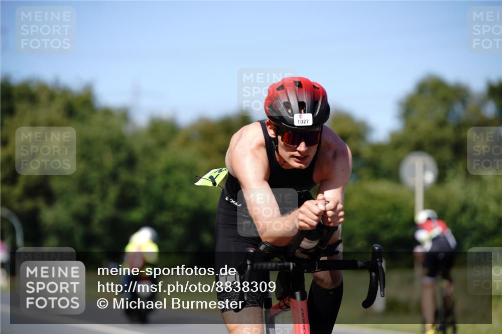 07.09.2025 - 19. Norderstedt Triathlon Michael Burmester http://msf.ph/oto/8838309 07.09.2025 14:28:56 Radfahren 478, 964, 971, 1013, 1027 meine-sportfotos.de