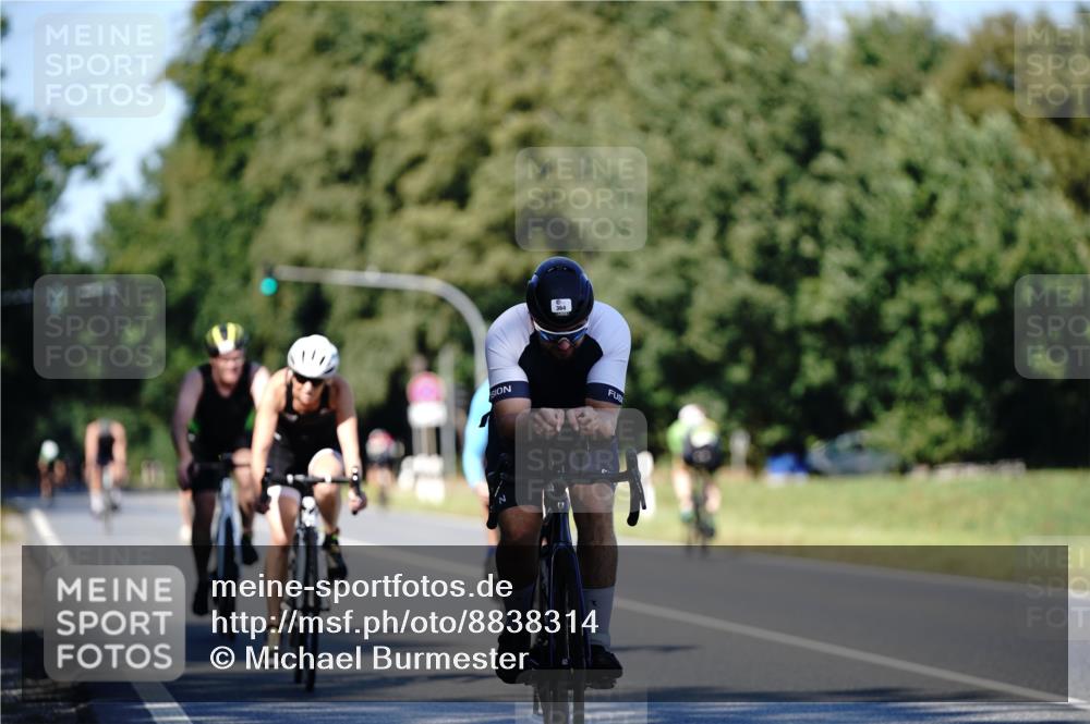 07.09.2025 - 19. Norderstedt Triathlon Michael Burmester http://msf.ph/oto/8838314 07.09.2025 14:29:05 Radfahren 364, 373, 391, 463 meine-sportfotos.de